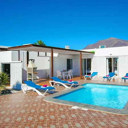 Playa Blanca Sleeps 6 Air Con Wifi Villa Playa Blanca (Lanzarote)