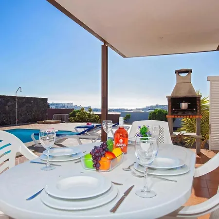 Playa Blanca Sleeps 6 Air Con Wifi * Playa Blanca (Lanzarote)