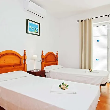 Playa Blanca Sleeps 6 Air Con Wifi